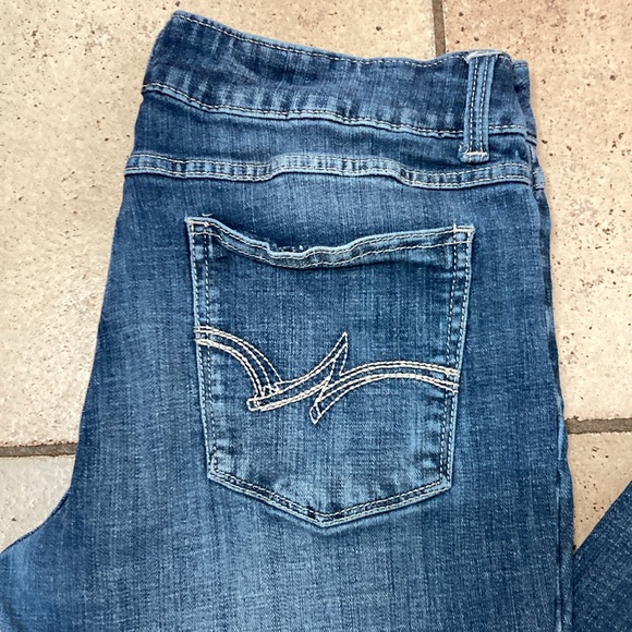 Wrangler bootcut, size 13/36 - Picture 2 of 9